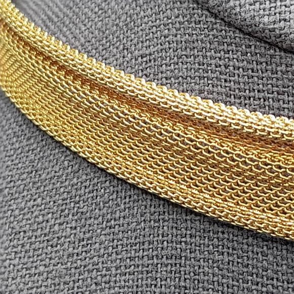 Vintage Small Mesh Collar Necklace, Mid Century, Gold Tone, 14 Inches - Picture 5 of 10